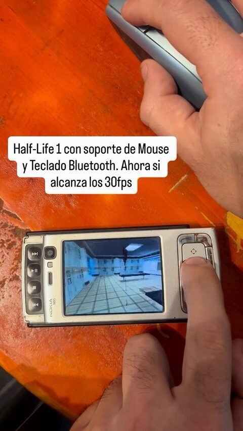 Half-Life 1 with Bluetooth mouse and keyboard support on the Nokia N95. Running at 30fps now!